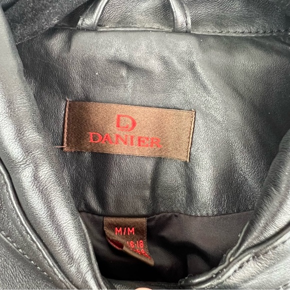 Danier Authentic Black Zip Up Genuine Leather Moto Biker Jacket Women - Picture 16 of 16